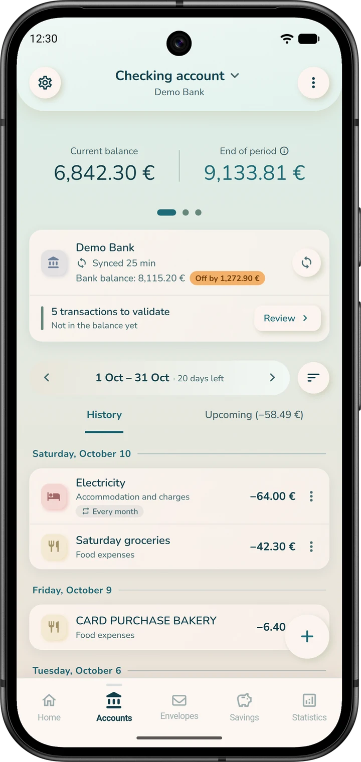 Bank connection card on an account page: the number of transactions to validate, the bank balance and the difference from the app's balance.