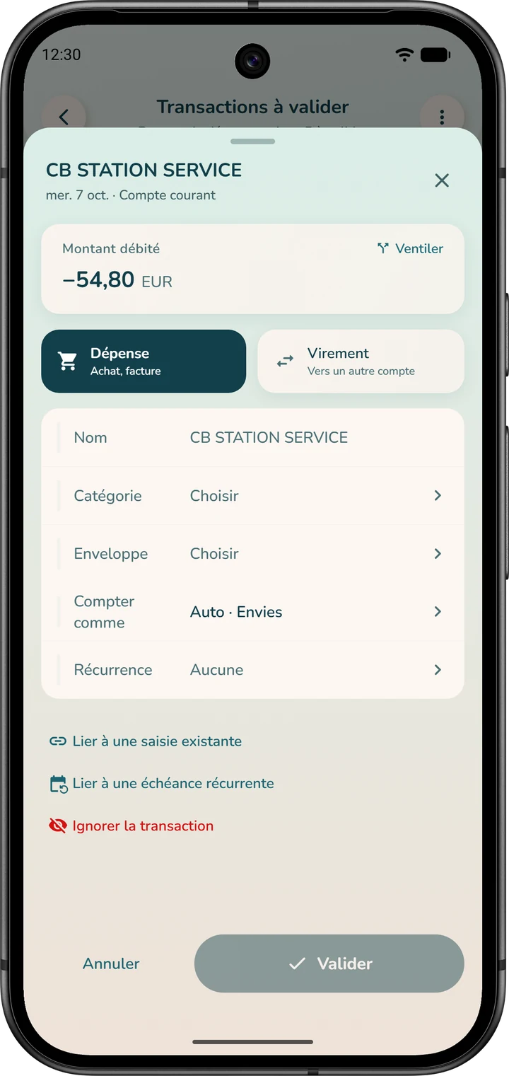 Fiche d'une opération bancaire : nom, catégorie et enveloppe à choisir, liens pour la rattacher et bouton « Valider ».