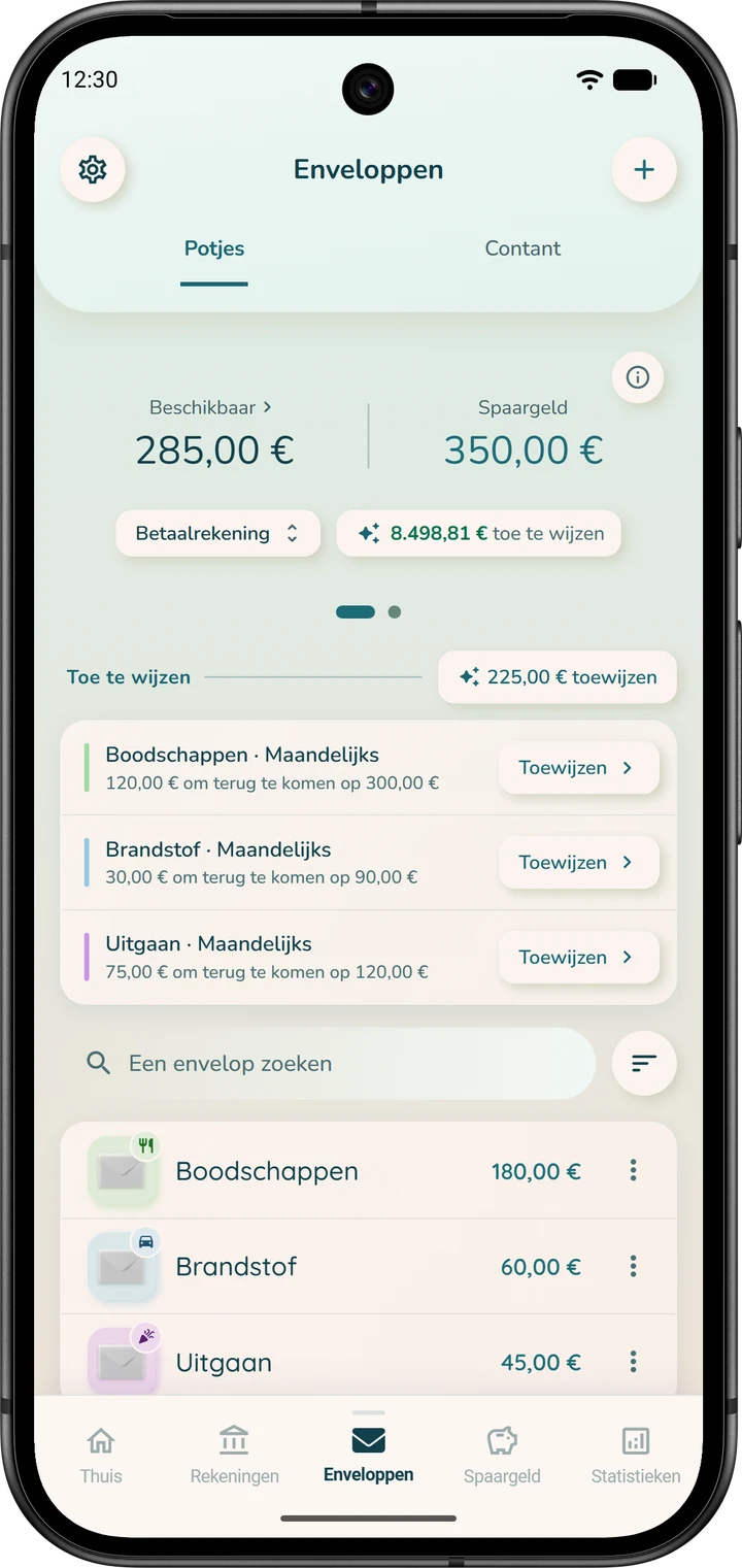 Het tabblad ‘Enveloppen’ in de modus ‘Per rekening’: de rekeningkiezer op de betaalrekening, het geld dat nog toe te wijzen is en de enveloppen van die rekening.