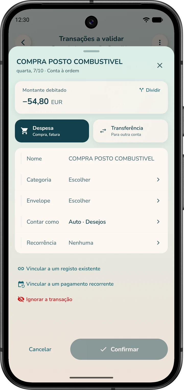 Ficha de uma transação bancária: nome, categoria e envelope a escolher, opções para a vincular e o botão «Confirmar».